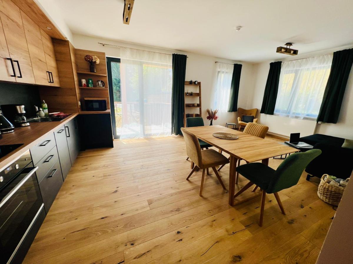 Family 2 Bedroom Ski&Bike Apartment With Terrase Janské Lázně Eksteriør billede